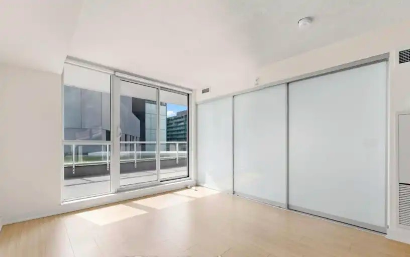 75 Queens Wharf Road, Toronto, ON, M5V 0J8 - 5