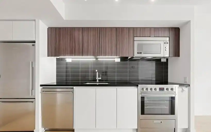 75 Queens Wharf Road, Toronto, ON, M5V 0J8 - 7