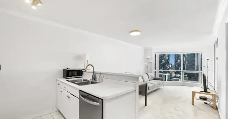 10 Yonge Street, Toronto, ON, M5E 1R4 - 2