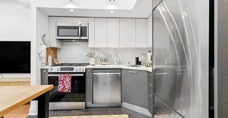 394 Euclid Avenue, Toronto, ON, M6G 1A6 - 2