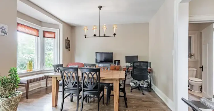 131 Gillard Avenue, Toronto, ON, M4J 4N7 - 2