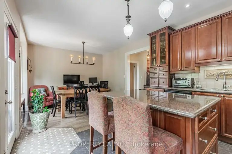 131 Gillard Avenue, Toronto, ON, M4J 4N7 - 17