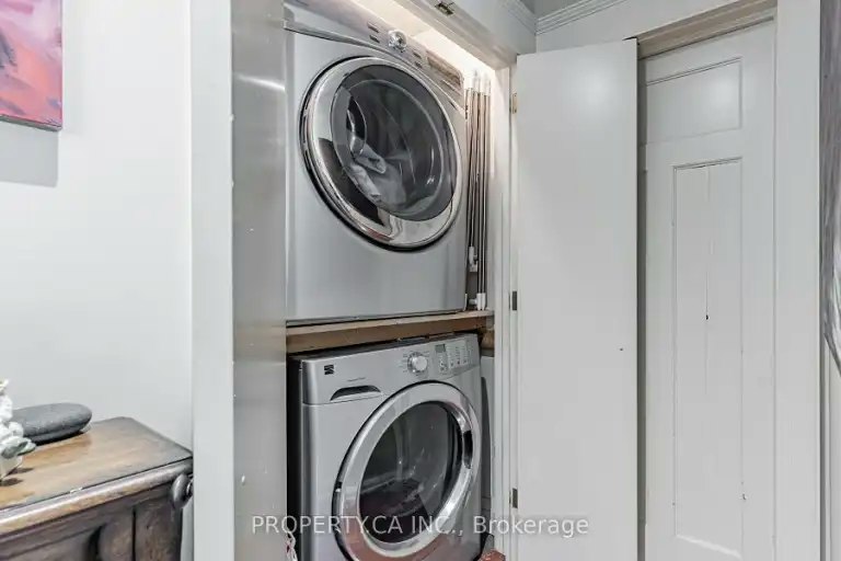 131 Gillard Avenue, Toronto, ON, M4J 4N7 - 7