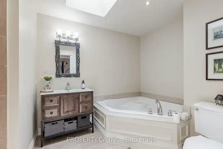 131 Gillard Avenue, Toronto, ON, M4J 4N7 - 4