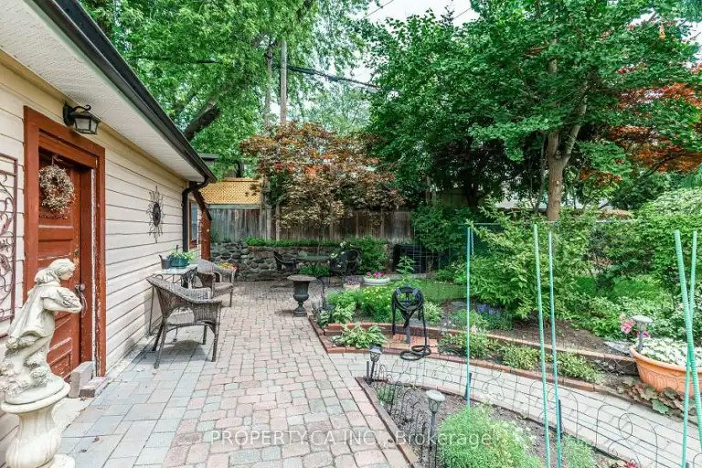 131 Gillard Avenue, Toronto, ON, M4J 4N7 - 3