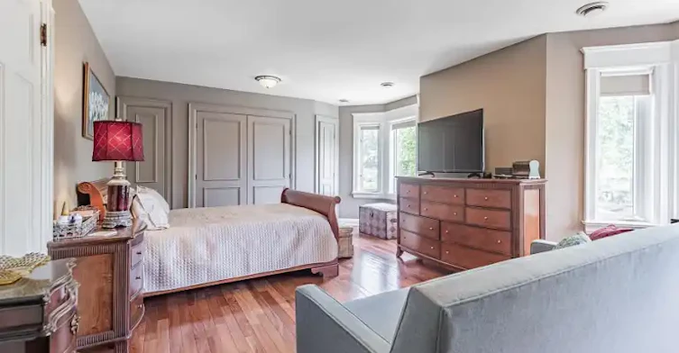 131 Gillard Avenue, Toronto, ON, M4J 4N7 - 13