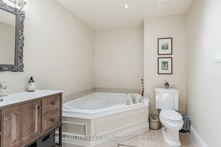 131 Gillard Avenue, Toronto, ON, M4J 4N7 - 15