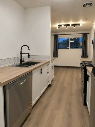 10529 103 Avenue, Grande Prairie, AB, T8V 1C6 - 2