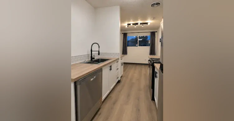 10529 103 Avenue, Grande Prairie, AB, T8V 1C6 - 2
