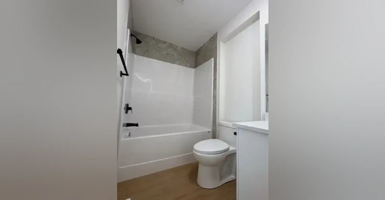 9844 155 Street Northwest, Edmonton, AB, T5P 2K9 - 8
