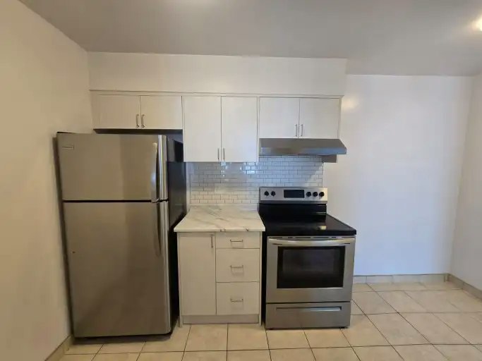 3561 Eglinton Avenue West, Toronto, ON, M6M 5C7 - 12