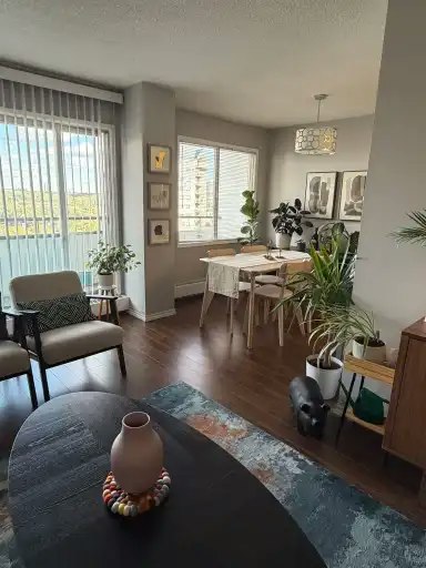 9725 106 Street, Edmonton, AB, T5K 1B5 - 15