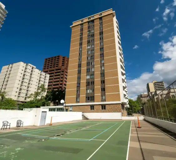 9725 106 Street, Edmonton, AB, T5K 1B5 - 5