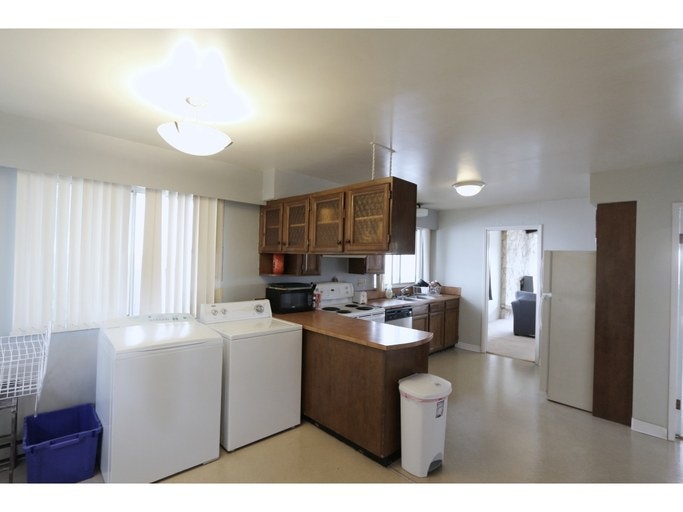 1124 Holdom Avenue, Burnaby, BC, V5B 3V6 - 5