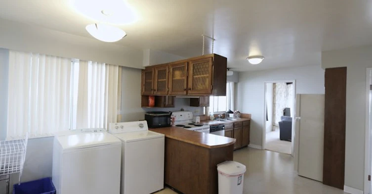 1124 Holdom Avenue, Burnaby, BC, V5B 3V6 - 5