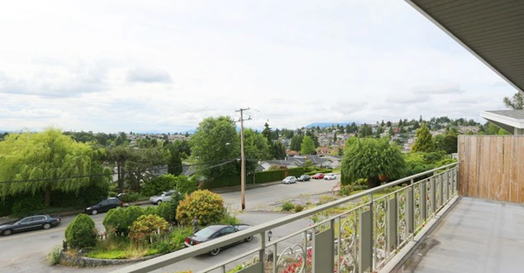 1124 Holdom Avenue, Burnaby, BC, V5B 3V6 - 6
