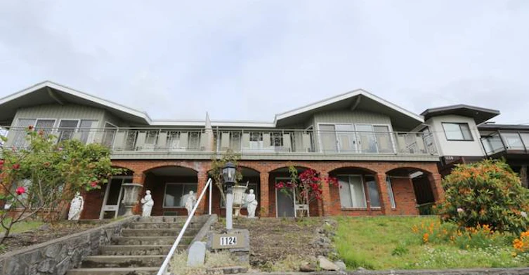 1124 Holdom Avenue, Burnaby, BC, V5B 3V6