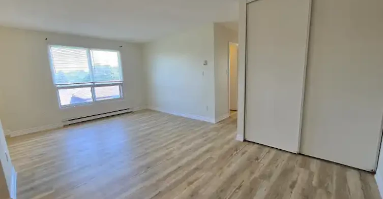 308 Malaga Road, Oshawa, ON, L1J 1N7 - 4
