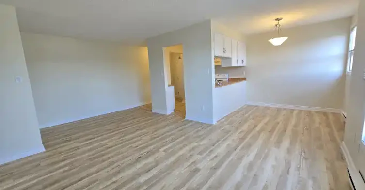 308 Malaga Road, Oshawa, ON, L1J 1N7 - 3