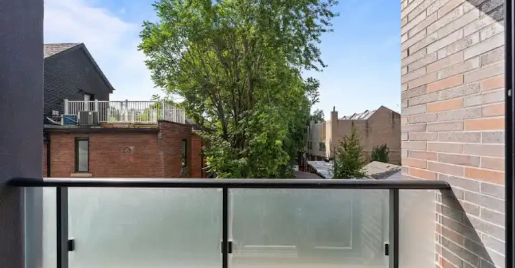 1075 Queen Street East, Toronto, ON, M4M 1K5