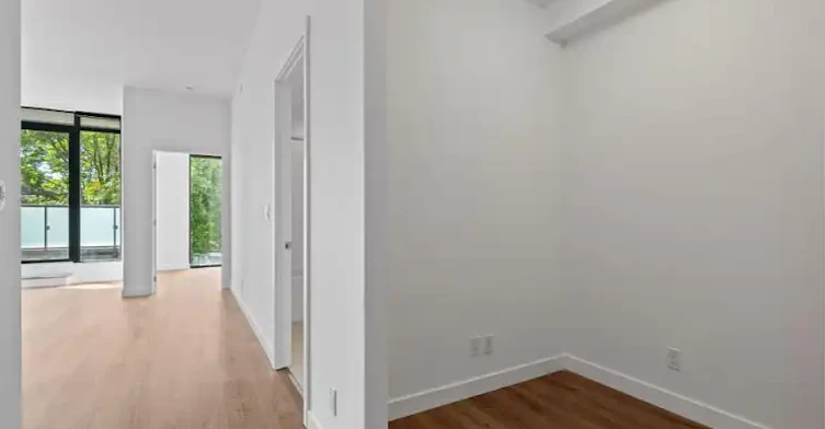 1075 Queen Street East, Toronto, ON, M4M 1K5 - 9