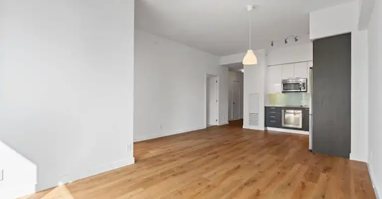 1075 Queen Street East, Toronto, ON, M4M 1K5 - 11