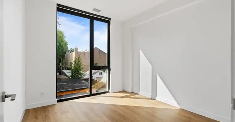 1075 Queen Street East, Toronto, ON, M4M 1K5 - 7