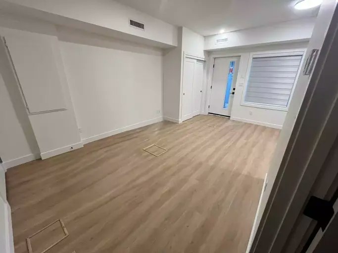 10043 89 Avenue Northwest, Edmonton, AB, T6E 2S7 - 6