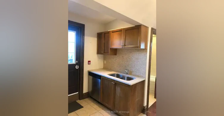 2 Afton Avenue, Toronto, ON, M6J 1R7