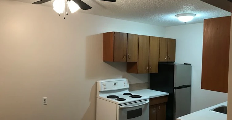 10505 70 Avenue Northwest, Edmonton, AB, T6H 2G1 - 2