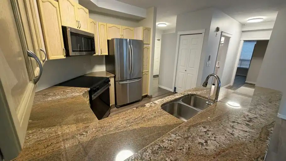9120 156 Street, Edmonton, AB, T5R 1Y8 - 5
