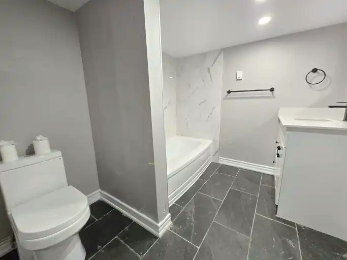 41 Fairbanks Street, Oshawa, ON, L1H 2L7 - 8