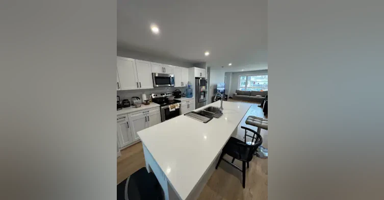 462 Rosedale Avenue, Winnipeg, MB, R3L 1M3 - 2