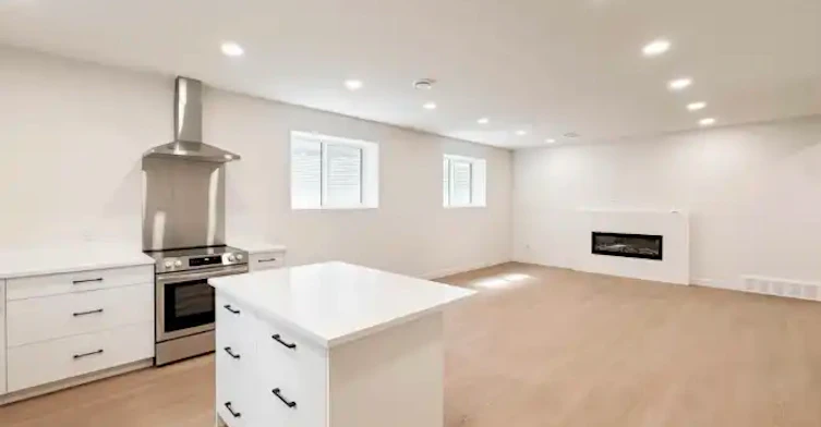 12342 131 Street Northwest, Edmonton, AB, T5L 1N3 - 8