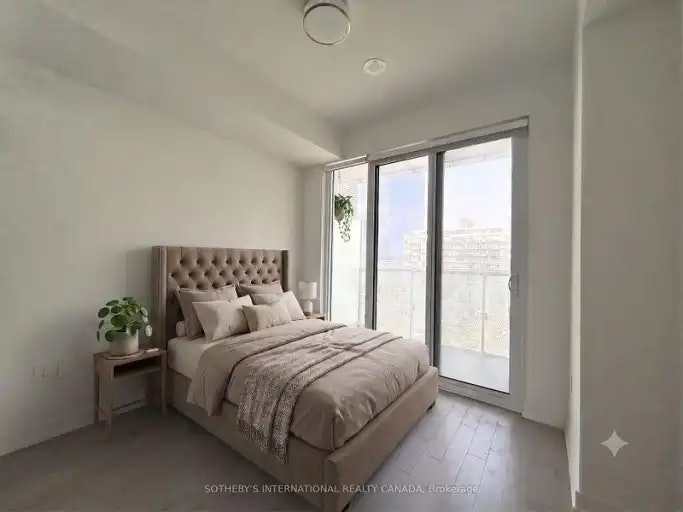 15 Queens Quay East, Toronto, ON, M5E 0C5 - 2