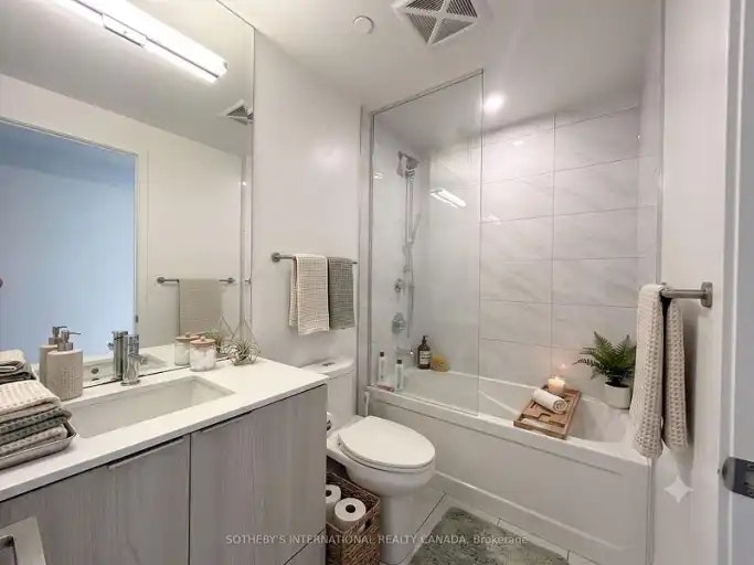15 Queens Quay East, Toronto, ON, M5E 0C5 - 7
