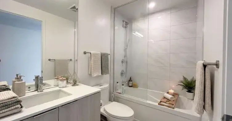 15 Queens Quay East, Toronto, ON, M5E 0C5 - 7