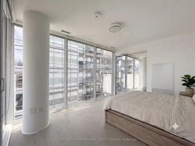 15 Queens Quay East, Toronto, ON, M5E 0C5 - 3