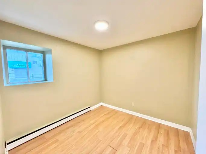 55 John Street, Thorold, ON, L2V 2S7 - 8