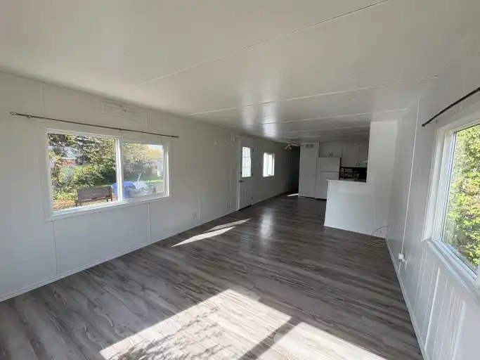 22 Mobile Drive, Three Hills, AB, T0M 2N0 - 2