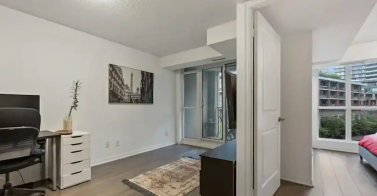 38 Grand Magazine Street, Toronto, ON, M5V 0B2 - 12
