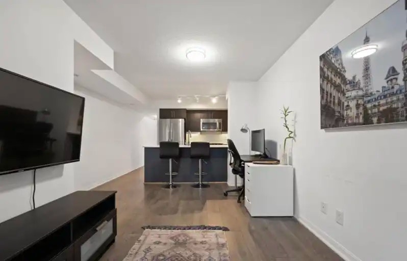 38 Grand Magazine Street, Toronto, ON, M5V 0B2 - 19
