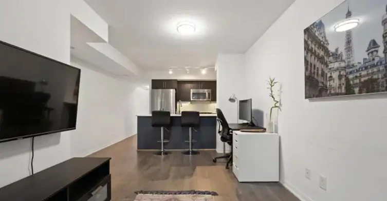 38 Grand Magazine Street, Toronto, ON, M5V 0B2 - 19