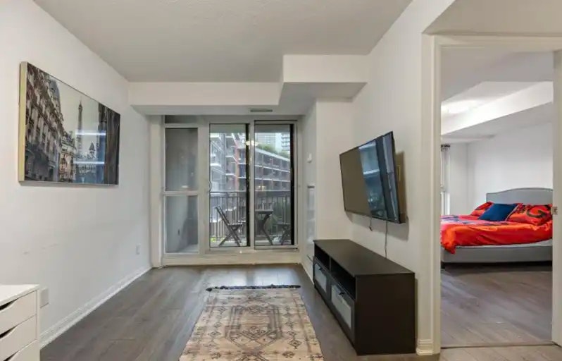 38 Grand Magazine Street, Toronto, ON, M5V 0B2 - 10