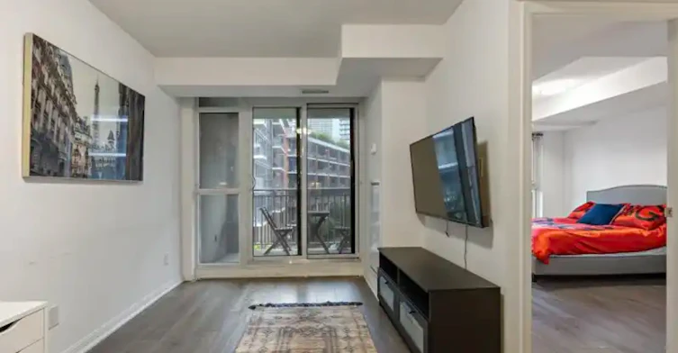 38 Grand Magazine Street, Toronto, ON, M5V 0B2 - 10