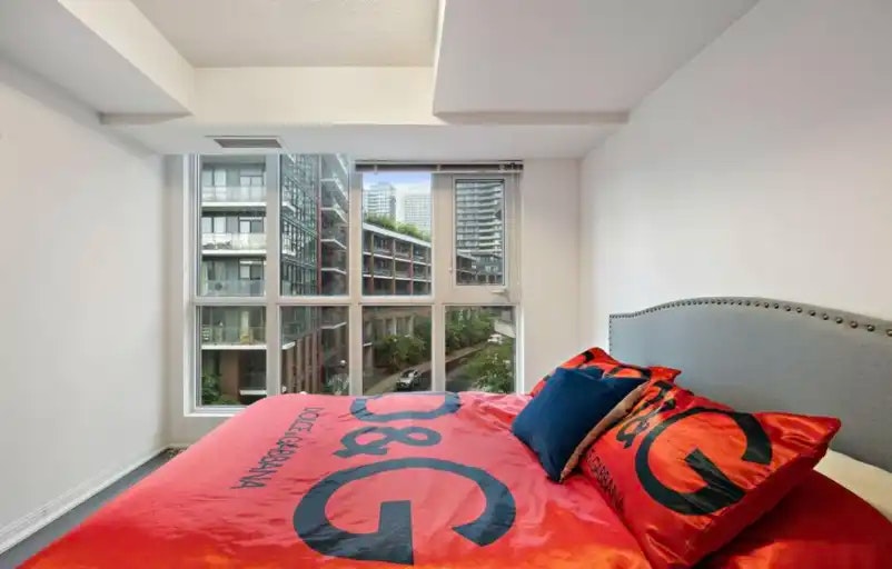38 Grand Magazine Street, Toronto, ON, M5V 0B2 - 17