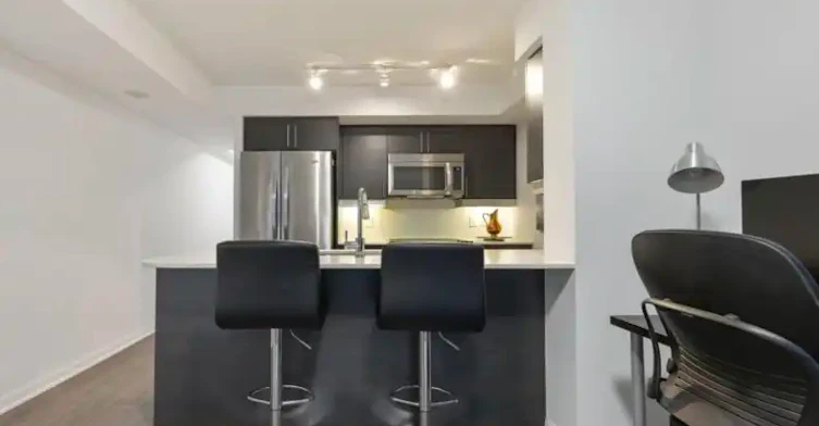 38 Grand Magazine Street, Toronto, ON, M5V 0B2 - 8