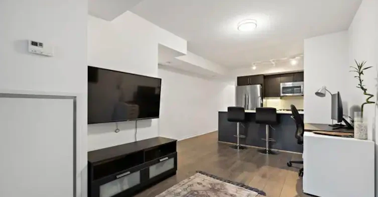 38 Grand Magazine Street, Toronto, ON, M5V 0B2 - 20