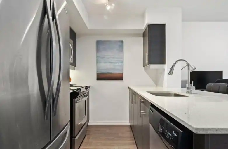 38 Grand Magazine Street, Toronto, ON, M5V 0B2 - 5