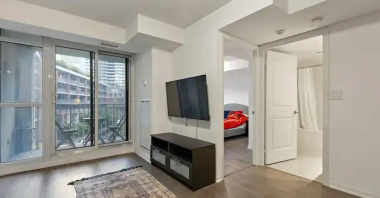 38 Grand Magazine Street, Toronto, ON, M5V 0B2 - 11
